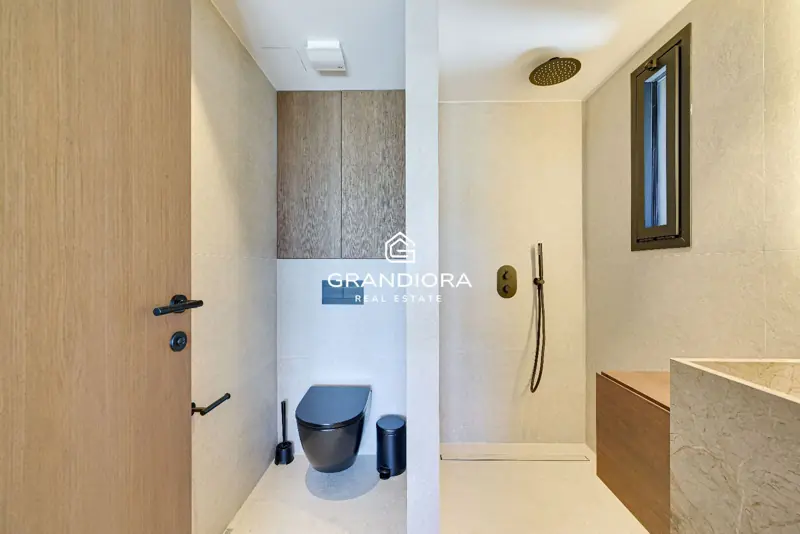 Luxury villa with pool and 1,700 m² garden in Premià de Dalt — 50