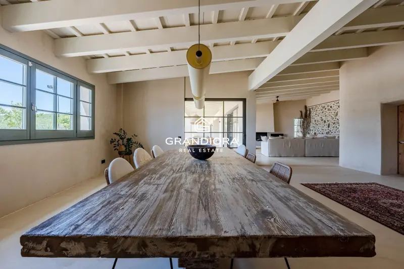 Exclusive Catalan country house in Alella with stunning sea views — 10
