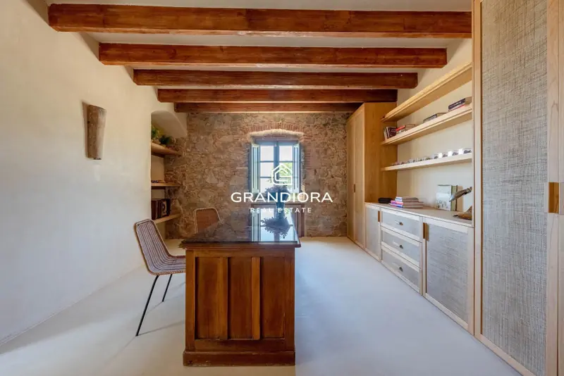 Exclusive Catalan country house in Alella with stunning sea views — 18
