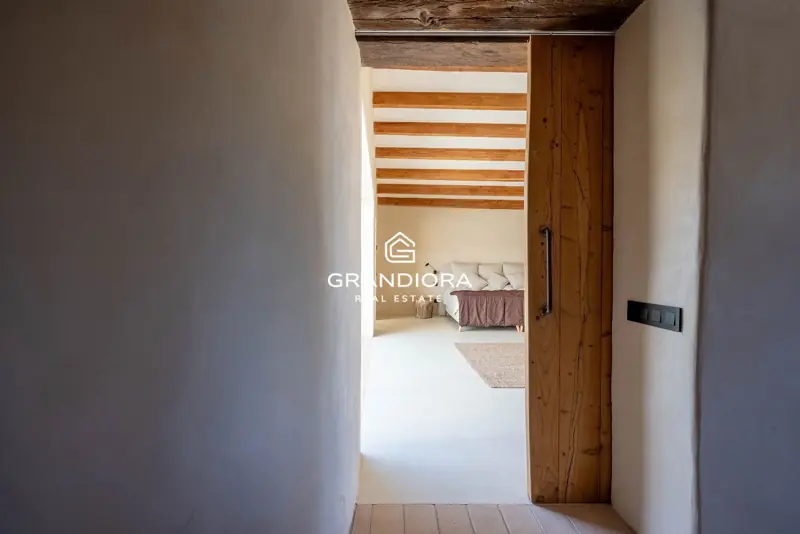 Exclusive Catalan country house in Alella with stunning sea views — 28