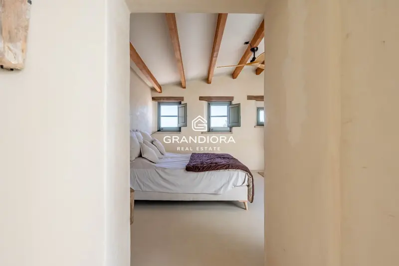 Exclusive Catalan country house in Alella with stunning sea views — 37