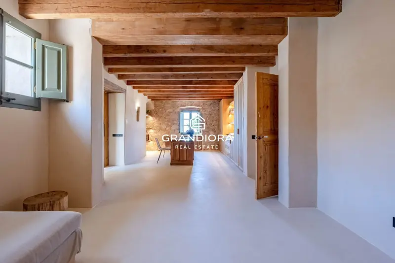 Exclusive Catalan country house in Alella with stunning sea views — 48