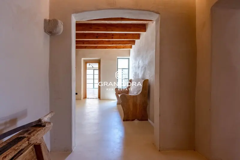 Exclusive Catalan country house in Alella with stunning sea views — 49