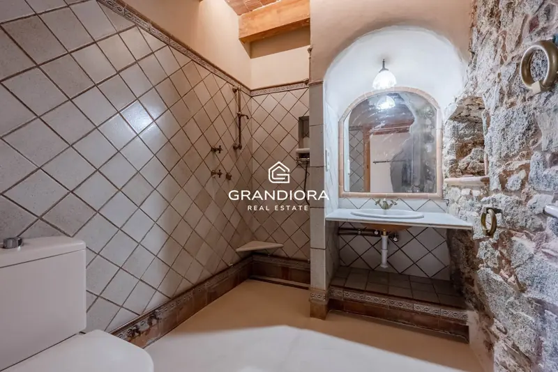Exclusive Catalan country house in Alella with stunning sea views — 50