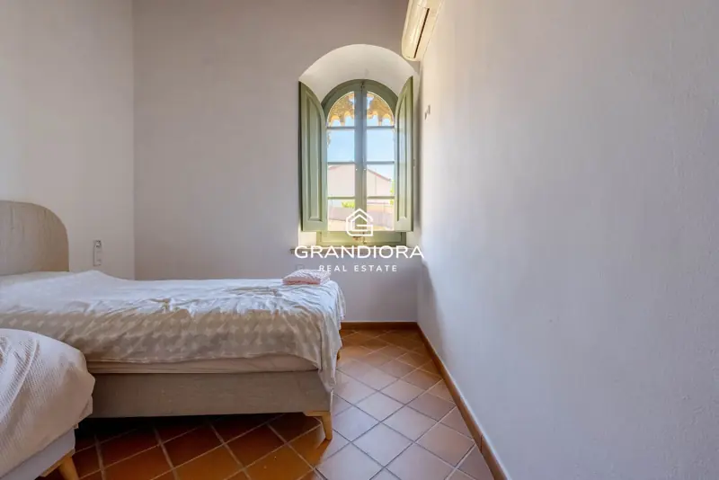 Exclusive Catalan country house in Alella with stunning sea views — 61