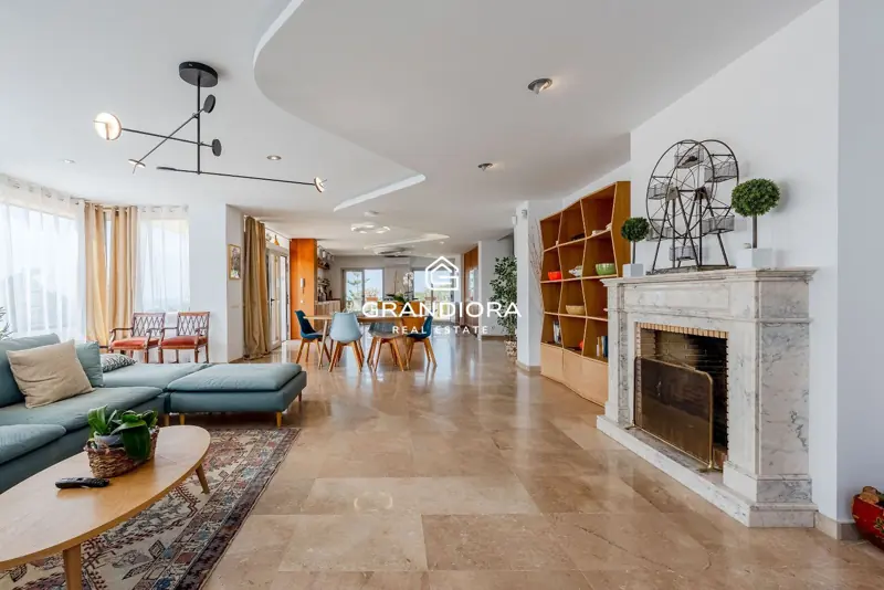 Exclusive villa with pool and panoramic sea views — 6