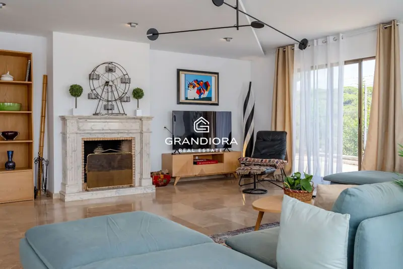 Exclusive villa with pool and panoramic sea views — 12