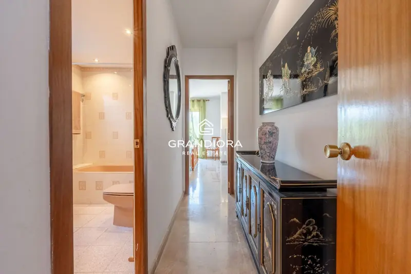 Exclusive villa with pool and panoramic sea views — 19