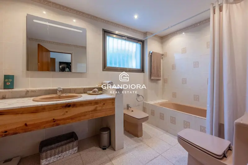 Exclusive villa with pool and panoramic sea views — 20