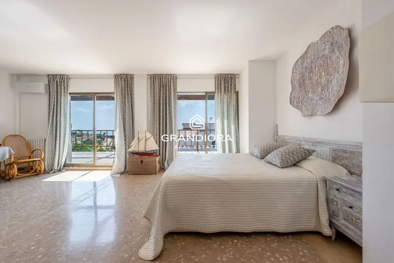 Exclusive villa with pool and panoramic sea views — 30