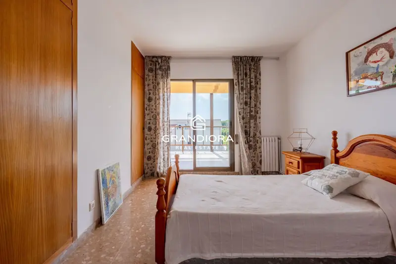 Exclusive villa with pool and panoramic sea views — 34