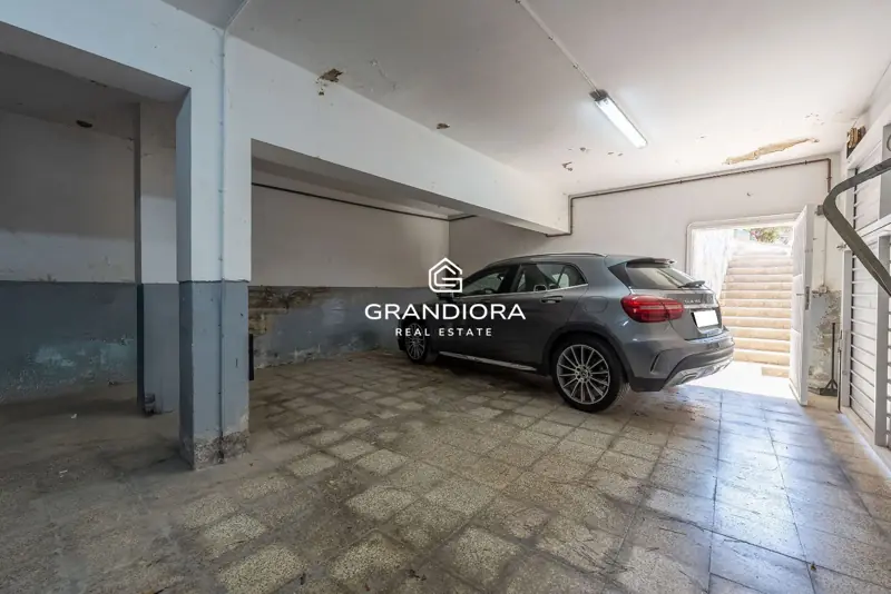 Exclusive villa with pool and panoramic sea views — 49