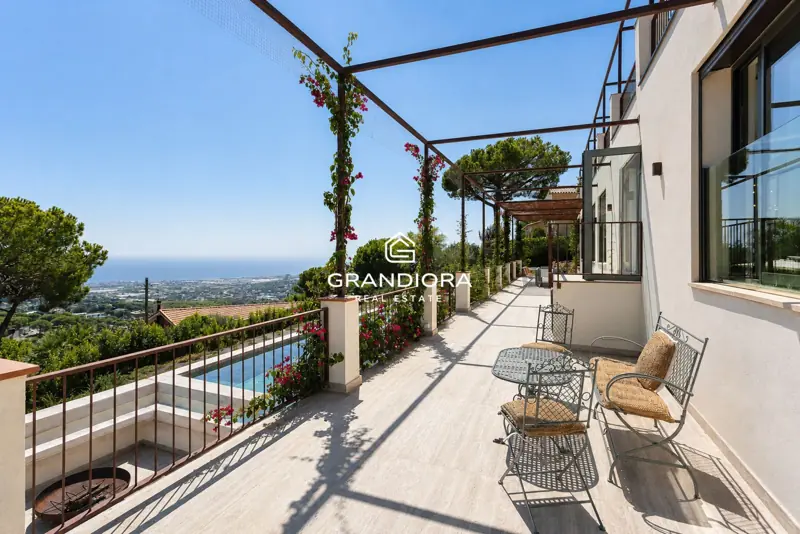 Furnished 7-bedroom house with pool and multiple terraces in Cabrils — 3