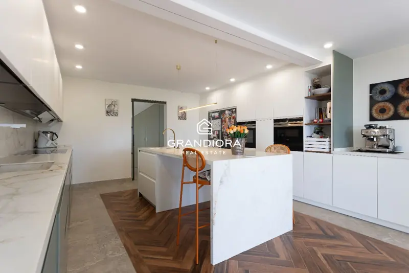 Furnished 7-bedroom house with pool and multiple terraces in Cabrils — 6