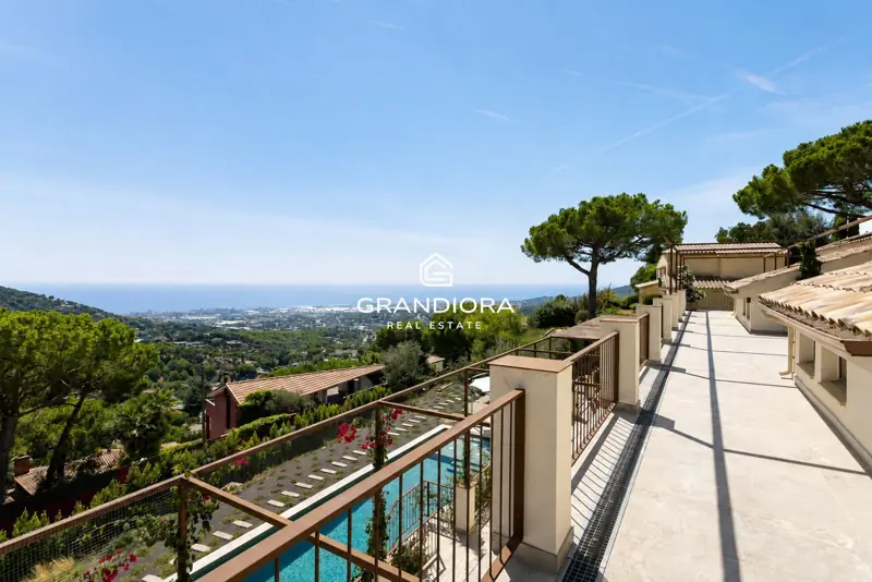 Furnished 7-bedroom house with pool and multiple terraces in Cabrils — 9