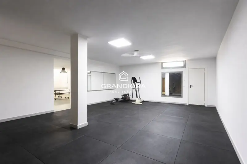 Furnished 7-bedroom house with pool and multiple terraces in Cabrils — 11