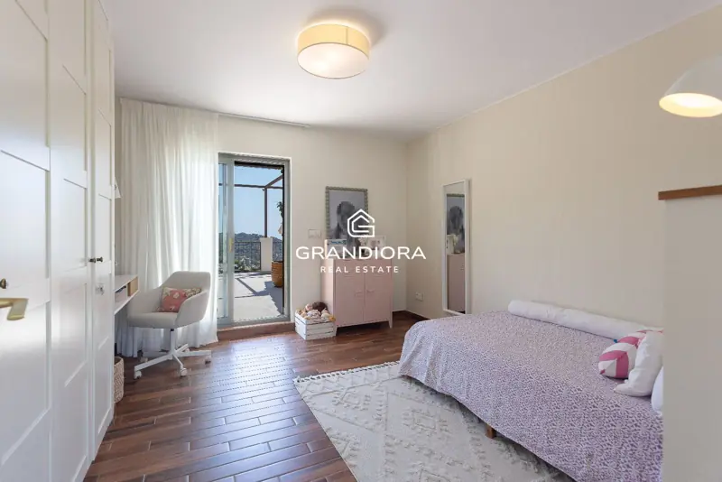 Furnished 7-bedroom house with pool and multiple terraces in Cabrils — 12