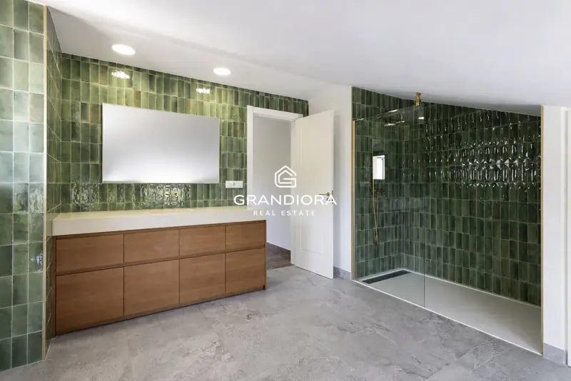 Furnished 7-bedroom house with pool and multiple terraces in Cabrils — 17