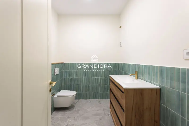 Furnished 7-bedroom house with pool and multiple terraces in Cabrils — 18