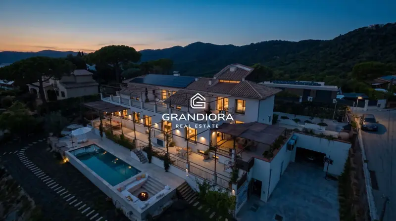 Furnished 7-bedroom house with pool and multiple terraces in Cabrils — 20
