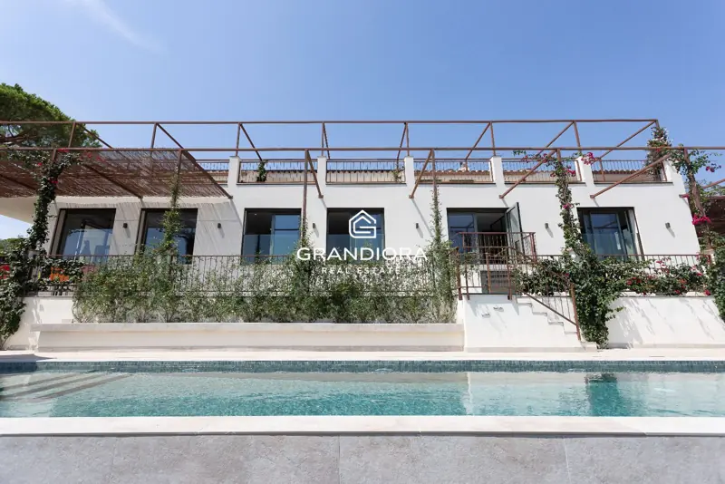 Furnished 7-bedroom house with pool and multiple terraces in Cabrils — 21