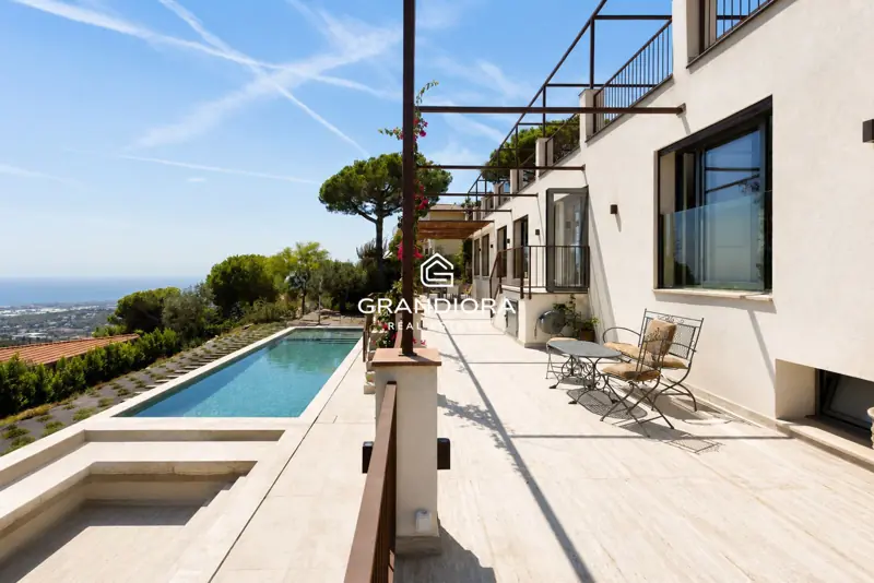 Furnished 7-bedroom house with pool and multiple terraces in Cabrils — 27