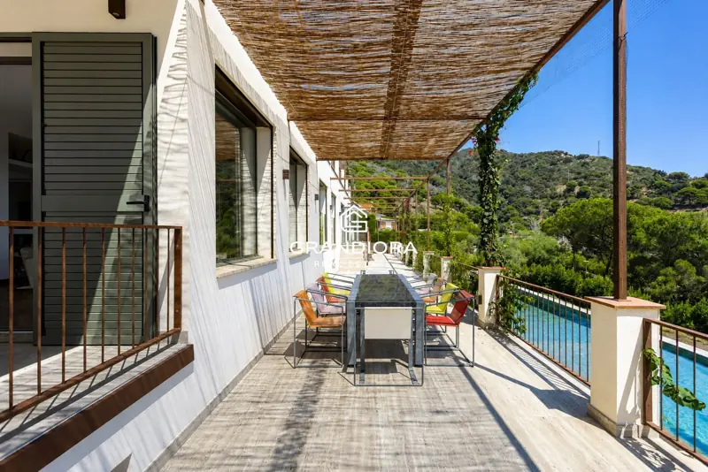 Furnished 7-bedroom house with pool and multiple terraces in Cabrils — 34