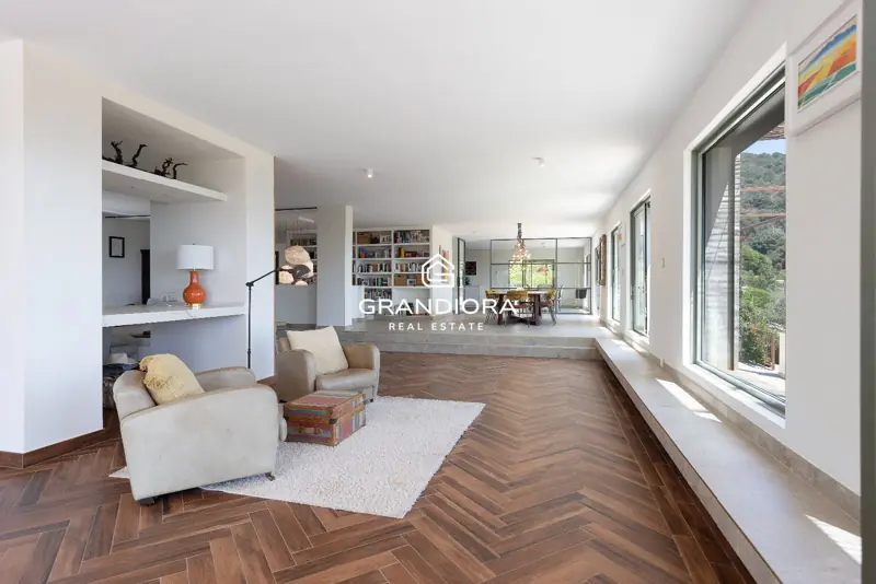 Furnished 7-bedroom house with pool and multiple terraces in Cabrils — 39