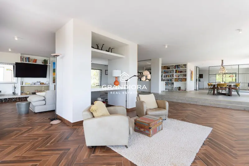 Furnished 7-bedroom house with pool and multiple terraces in Cabrils — 40