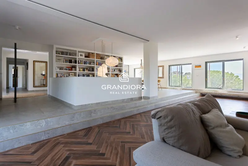 Furnished 7-bedroom house with pool and multiple terraces in Cabrils — 42