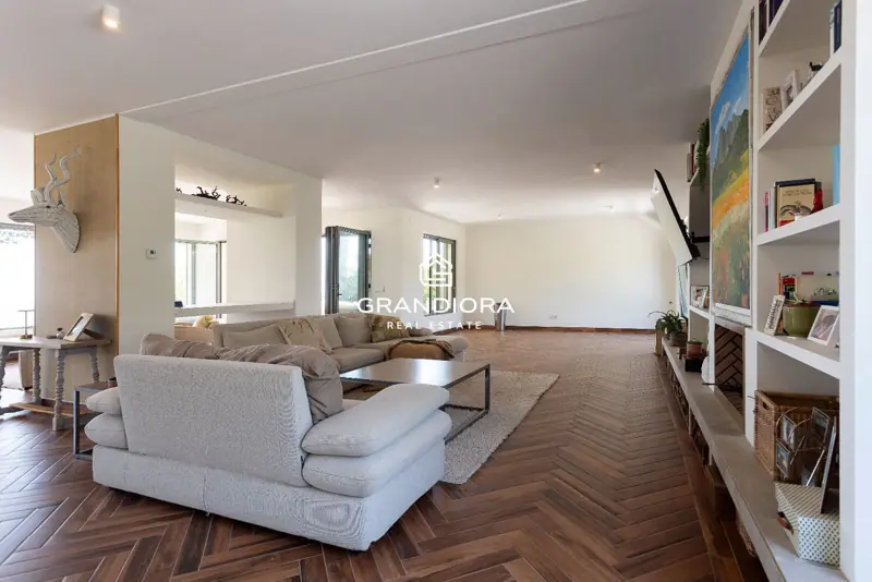Furnished 7-bedroom house with pool and multiple terraces in Cabrils — 43