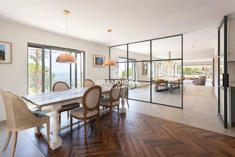 Furnished 7-bedroom house with pool and multiple terraces in Cabrils — 47