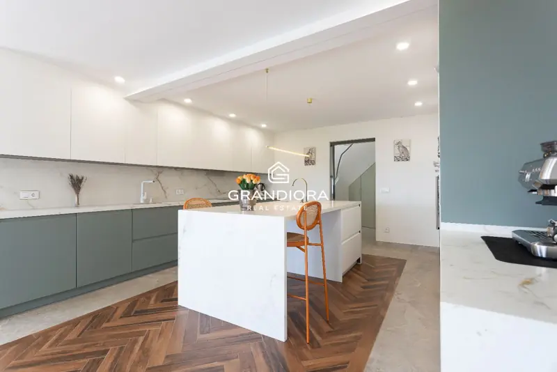 Furnished 7-bedroom house with pool and multiple terraces in Cabrils — 49