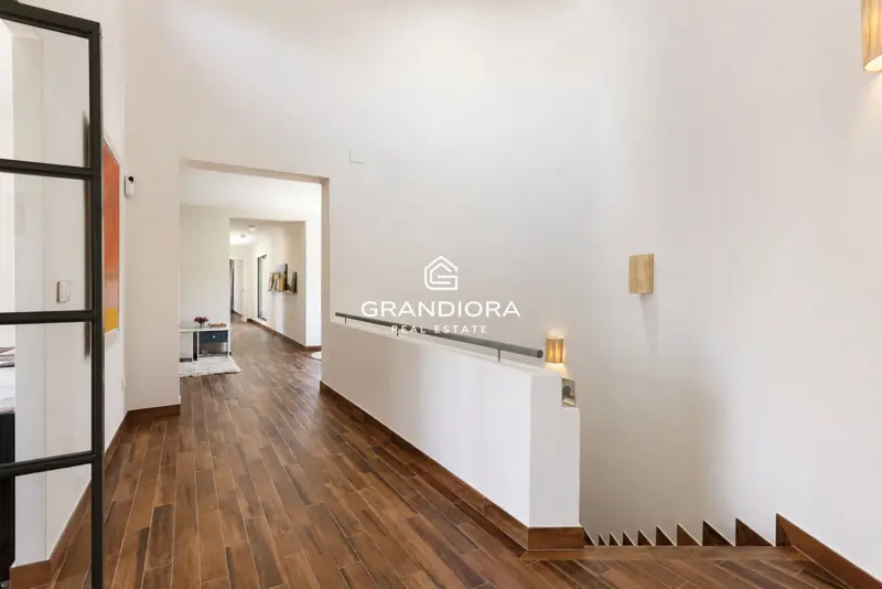 Furnished 7-bedroom house with pool and multiple terraces in Cabrils — 54