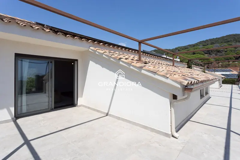 Furnished 7-bedroom house with pool and multiple terraces in Cabrils — 58