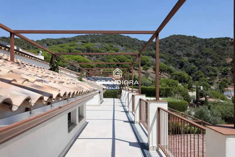Furnished 7-bedroom house with pool and multiple terraces in Cabrils — 59