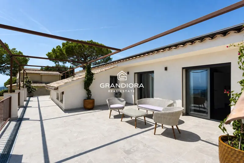Furnished 7-bedroom house with pool and multiple terraces in Cabrils — 62