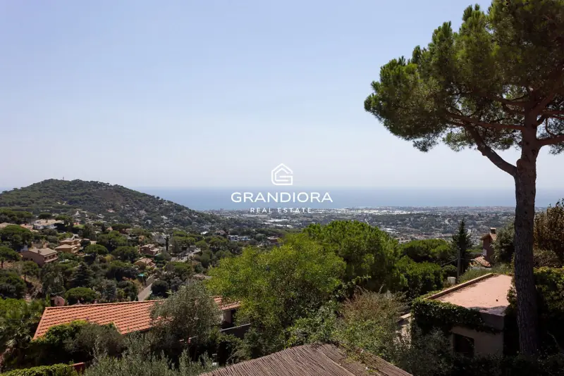 Furnished 7-bedroom house with pool and multiple terraces in Cabrils — 63
