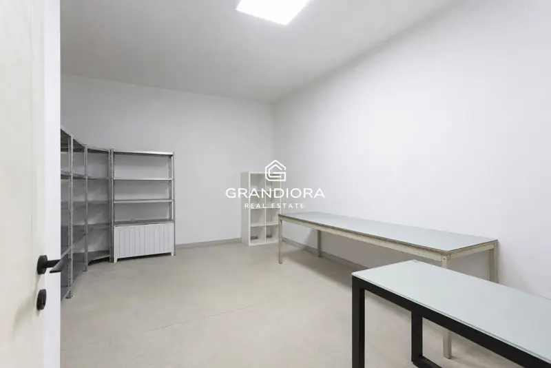 Furnished 7-bedroom house with pool and multiple terraces in Cabrils — 78