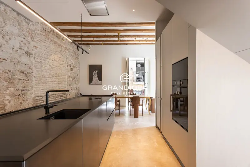 Luxury 245 m² home with private terrace in Palau Moxó, Gothic Quarter — 2