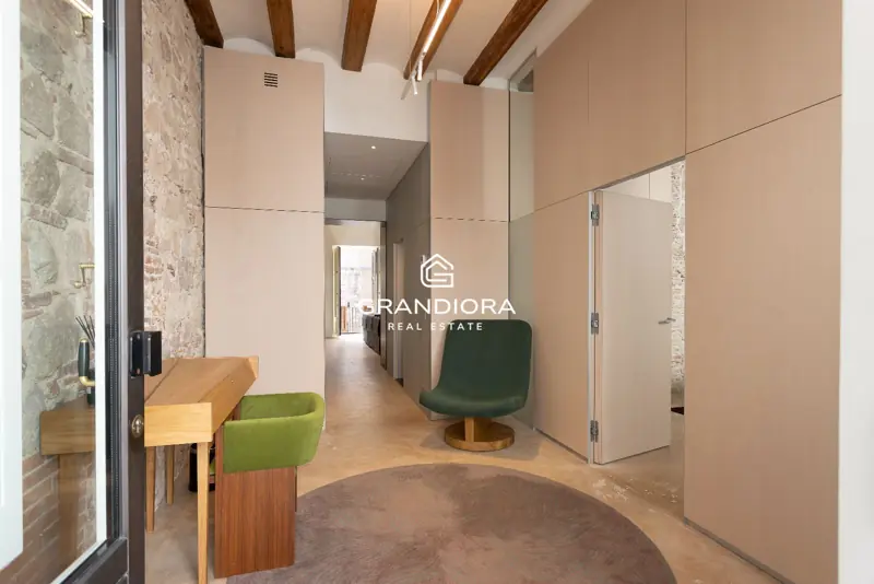 Luxury 245 m² home with private terrace in Palau Moxó, Gothic Quarter — 4