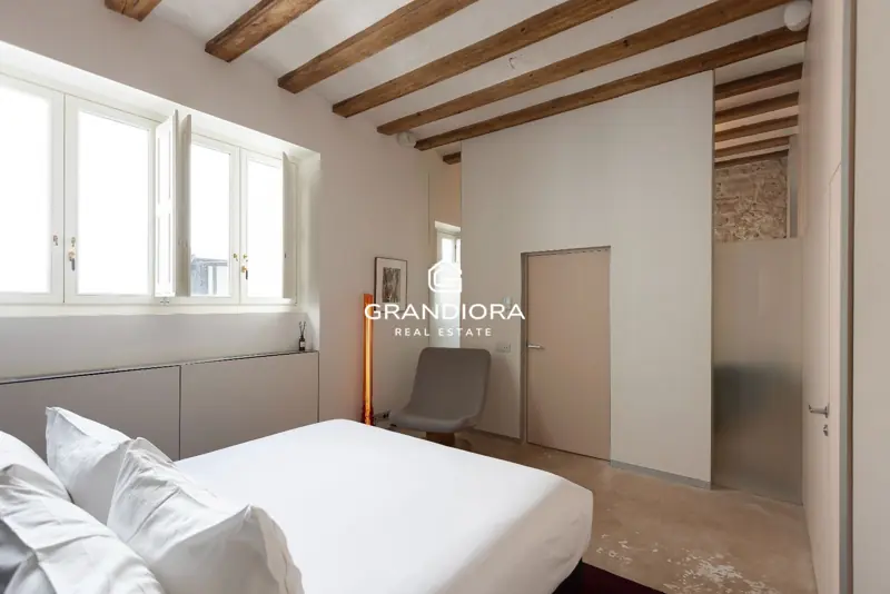 Luxury 245 m² home with private terrace in Palau Moxó, Gothic Quarter — 8