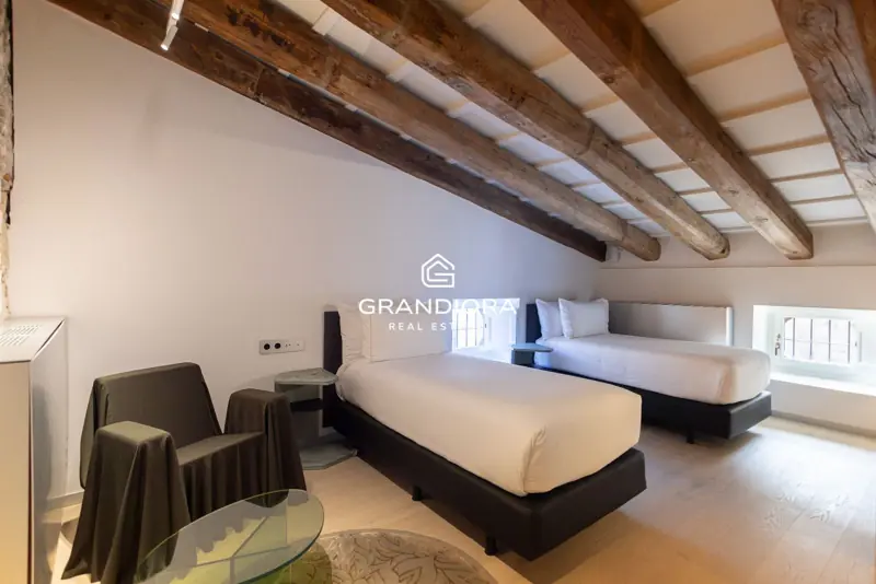 Luxury 245 m² home with private terrace in Palau Moxó, Gothic Quarter — 31