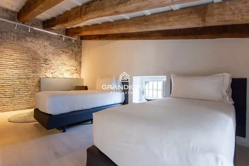 Luxury 245 m² home with private terrace in Palau Moxó, Gothic Quarter — 32