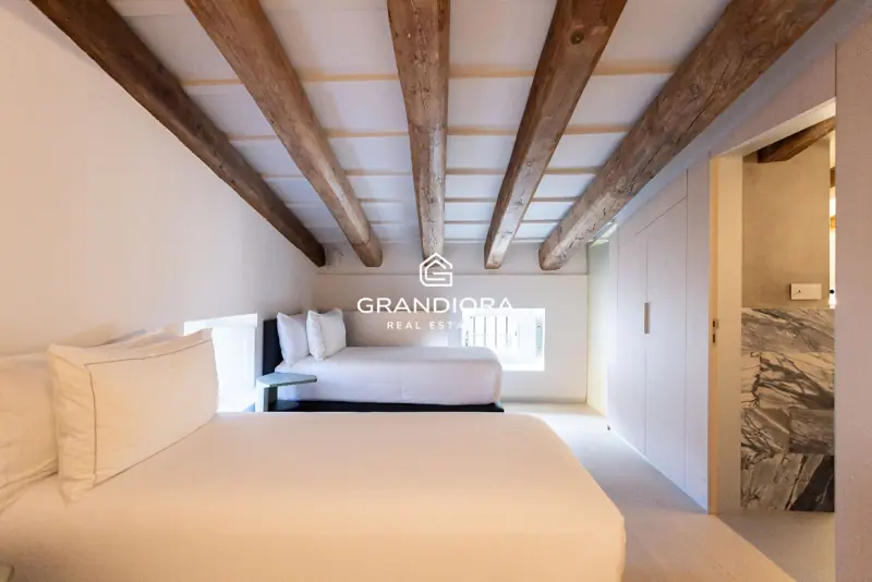 Luxury 245 m² home with private terrace in Palau Moxó, Gothic Quarter — 33