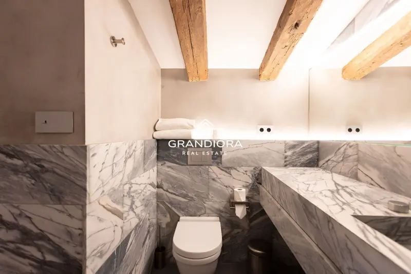 Luxury 245 m² home with private terrace in Palau Moxó, Gothic Quarter — 35