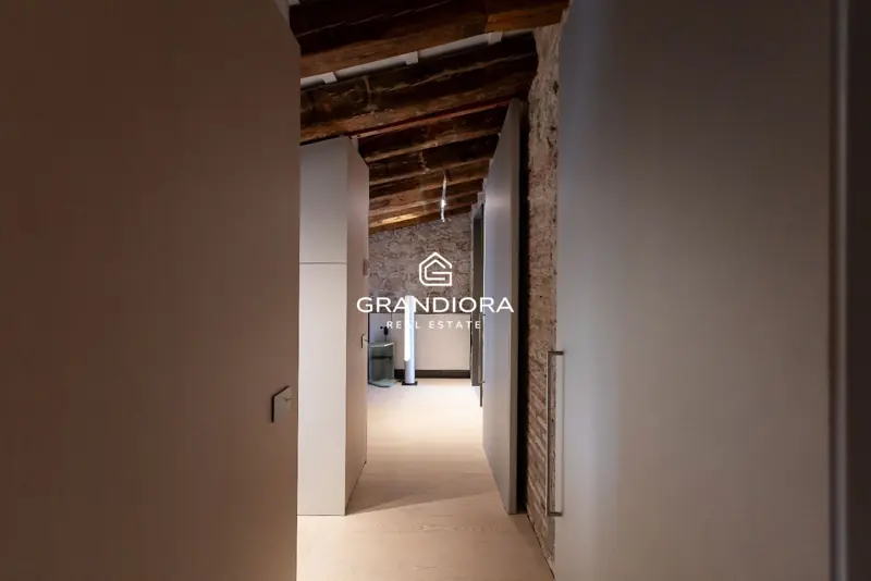 Luxury 245 m² home with private terrace in Palau Moxó, Gothic Quarter — 38