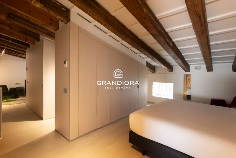 Luxury 245 m² home with private terrace in Palau Moxó, Gothic Quarter — 42