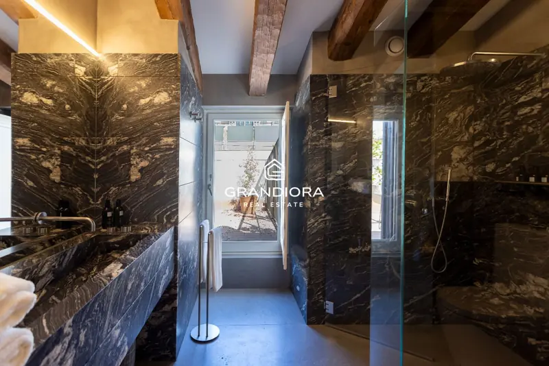 Luxury 245 m² home with private terrace in Palau Moxó, Gothic Quarter — 43