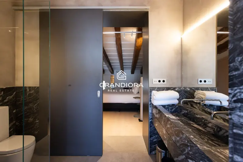 Luxury 245 m² home with private terrace in Palau Moxó, Gothic Quarter — 45
